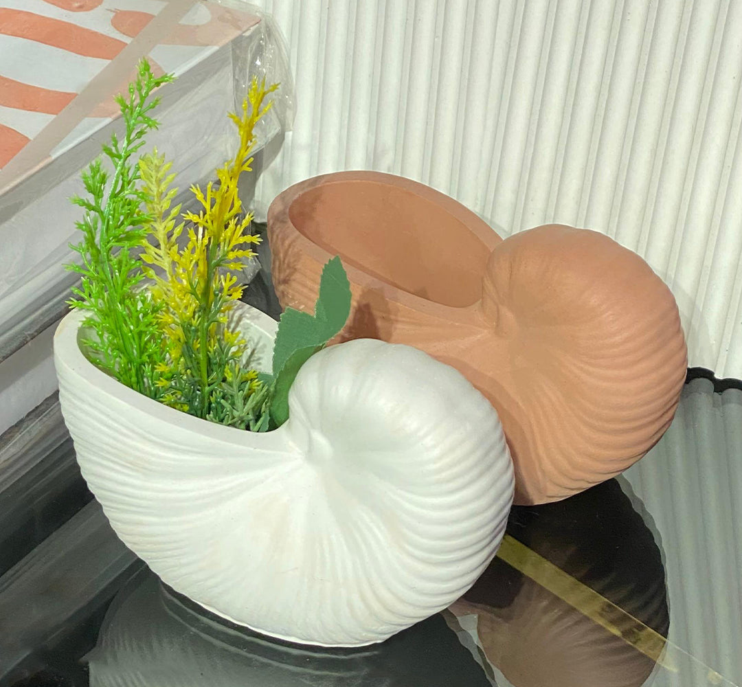 Mini seashell concrete vase with filler
