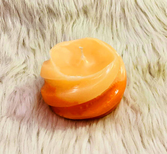 Round curvey fragrance candle