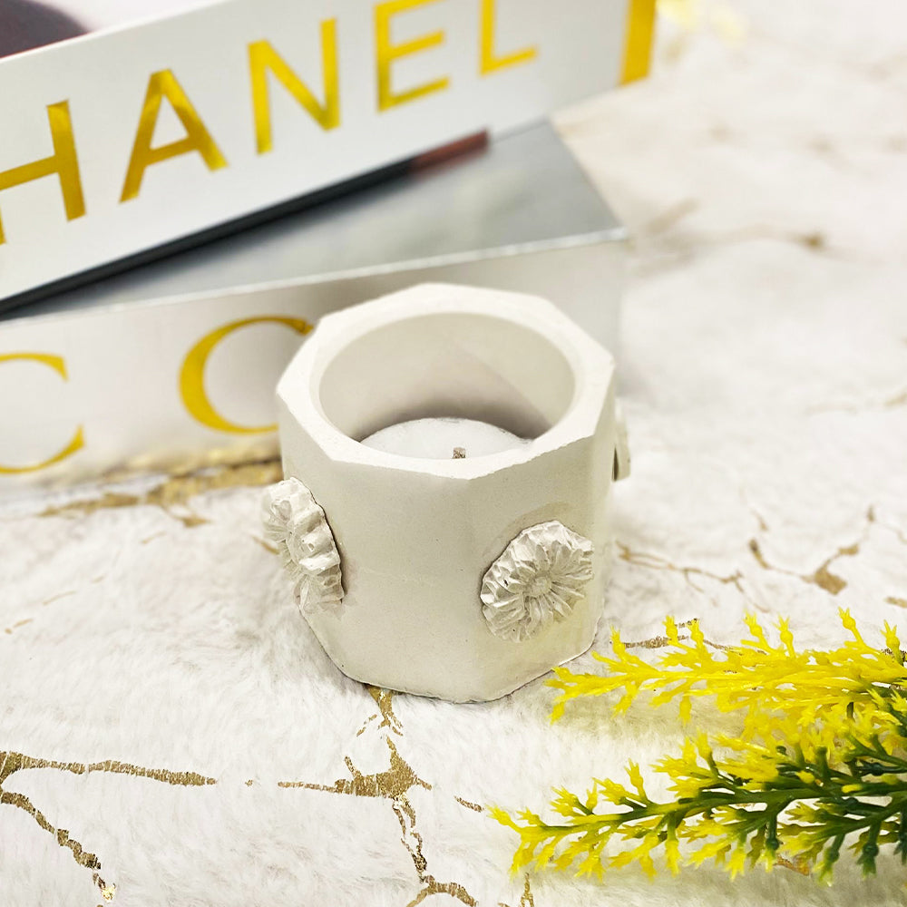 Mini flower candle holder with candle